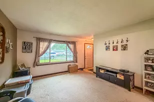 306 Willow Ln, Mahomet, IL 61853 - Photo 7
