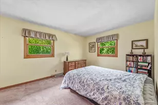 5284 Lawrence Dr, Kirkland, IL 60146 - Photo 13