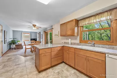 5284 Lawrence Drive, Kirkland, IL 60146 - Photo 9