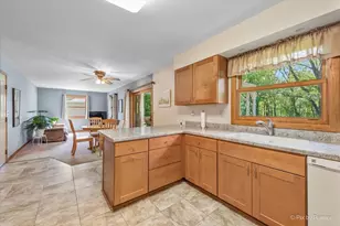 5284 Lawrence Dr, Kirkland, IL 60146 - Photo 9