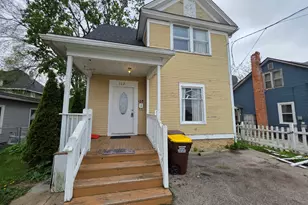 112 W 2nd St, Belvidere, IL 61008 - Photo 1