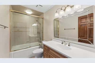 909 W Surrey Road, Addison, IL 60101 - Photo 21