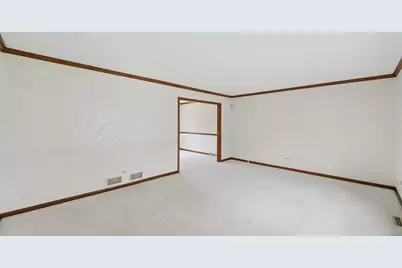 909 W Surrey Road, Addison, IL 60101 - Photo 13