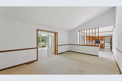 909 W Surrey Road, Addison, IL 60101 - Photo 9