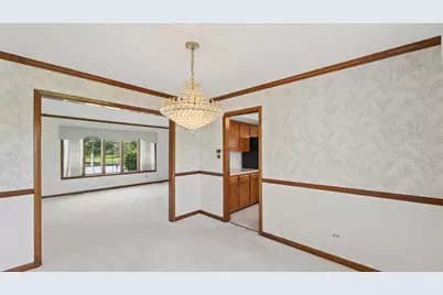 909 W Surrey Road, Addison, IL 60101 - Photo 15