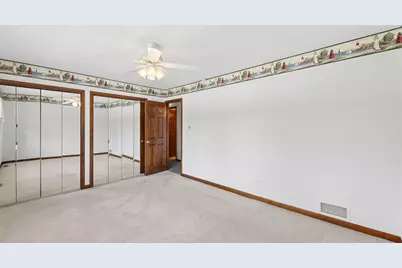 909 W Surrey Road, Addison, IL 60101 - Photo 19