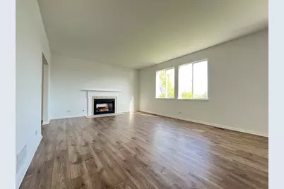 337 W Caldwell Drive, Round Lake, IL 60073 - Photo 9