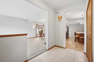 10814 Pamela Ln, Orland Park, IL 60467 - Photo 5