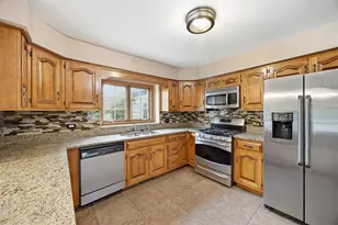 1333 W Sable Dr, Addison, IL 60101 - Photo 9