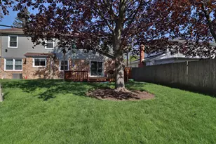 554 Briarwood Dr, Wheeling, IL 60090 - Photo 53