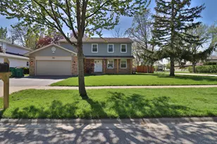 554 Briarwood Dr, Wheeling, IL 60090 - Photo 1