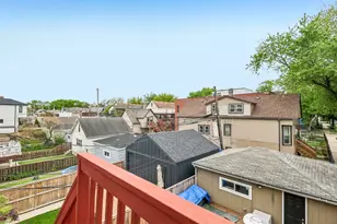 2105 W Barry Ave, Chicago, IL 60618 - Photo 23