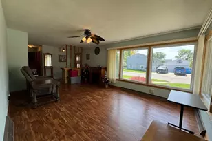 310 E 14th St, Sterling, IL 61081 - Photo 9