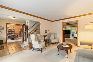 1045 Helen Dr, Algonquin, IL 60102 - Photo 5