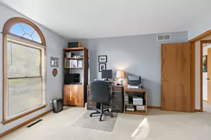 1045 Helen Dr, Algonquin, IL 60102 - Photo 13