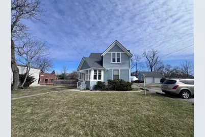 317 Lake Avenue #3, Woodstock, IL 60098 - Photo 1