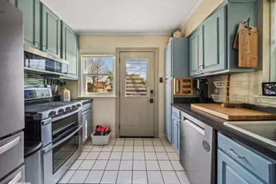 2961 W 97th Street, Evergreen Park, IL 60805 - Photo 7