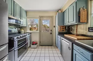 2961 W 97th St, Evergreen Park, IL 60805 - Photo 7