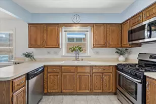 10665 Preston St, Westchester, IL 60154 - Photo 9