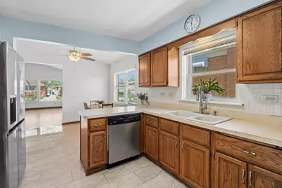 10665 Preston Street, Westchester, IL 60154 - Photo 11