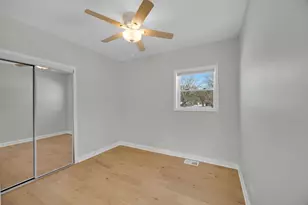 629 E 154th St, Phoenix, IL 60426 - Photo 15