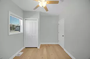 629 E 154th St, Phoenix, IL 60426 - Photo 13
