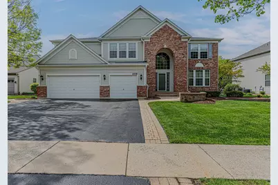 1575 McClellan Drive, Lindenhurst, IL 60046 - Photo 1