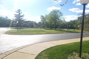 1500 Robin Cir, Hoffman Estates, IL 60169 - Photo 5