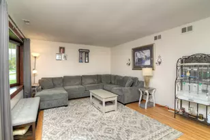 985 Idaho St, Carol Stream, IL 60188 - Photo 5