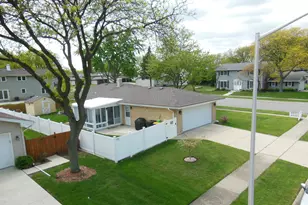 985 Idaho St, Carol Stream, IL 60188 - Photo 17