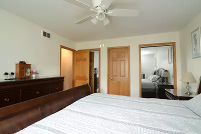 985 Idaho Street, Carol Stream, IL 60188 - Photo 11