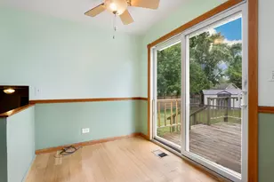 828 Tamms Ln, Bolingbrook, IL 60440 - Photo 9