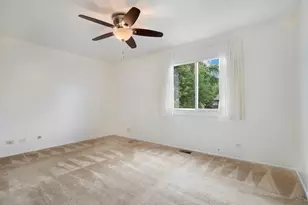828 Tamms Ln, Bolingbrook, IL 60440 - Photo 15