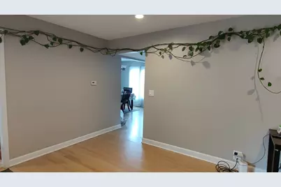 223 Willow Lane, Bloomingdale, IL 60108 - Photo 7