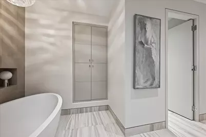 180 E Pearson Street #5602, Chicago, IL 60611 - Photo 19