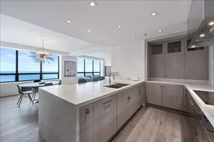 180 E Pearson St, Chicago, IL 60611 - Photo 9