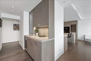 180 E Pearson St, Chicago, IL 60611 - Photo 13