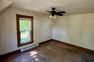 913 W 4th St, Dixon, IL 61021 - Photo 9