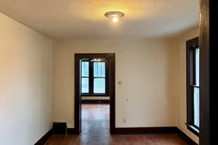 913 W 4th St, Dixon, IL 61021 - Photo 3