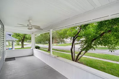 508 S Elmwood Drive, Aurora, IL 60506 - Photo 3