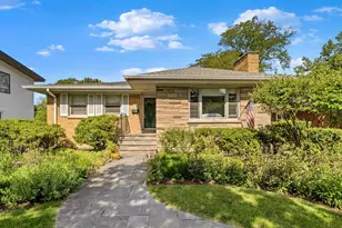 202 Latrobe Ave, Northfield, IL 60093 - Photo 1