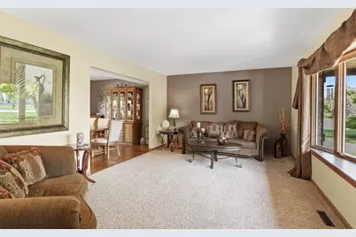 13N470 Chisholm Trail, Elgin, IL 60124 - Photo 7