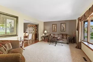 13N470 Chisholm Trail, Elgin, IL 60124 - Photo 7