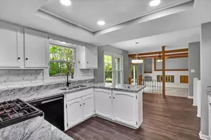 940 French Dr, Mundelein, IL 60060 - Photo 11