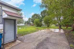 125 E Jackson St, Cullom, IL 60929 - Photo 3