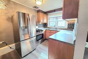 7807 Parkside Ave, Burbank, IL 60459 - Photo 5