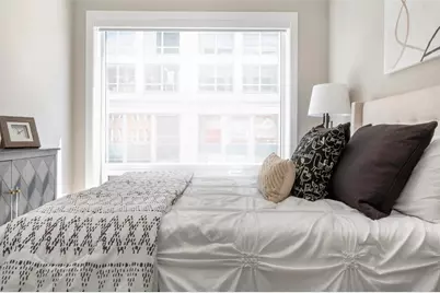 3217 N Clark Street #202, Chicago, IL 60657 - Photo 9