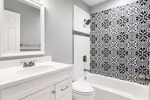 14949 Lakeview Dr, Orland Park, IL 60462 - Photo 5