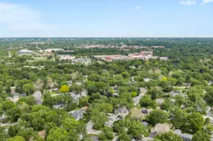 325 Hemlock Ln, Naperville, IL 60540 - Photo 35