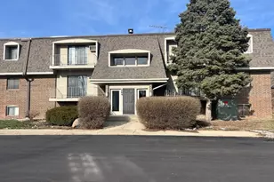 264 E Bailey Rd, Naperville, IL 60565 - Photo 1